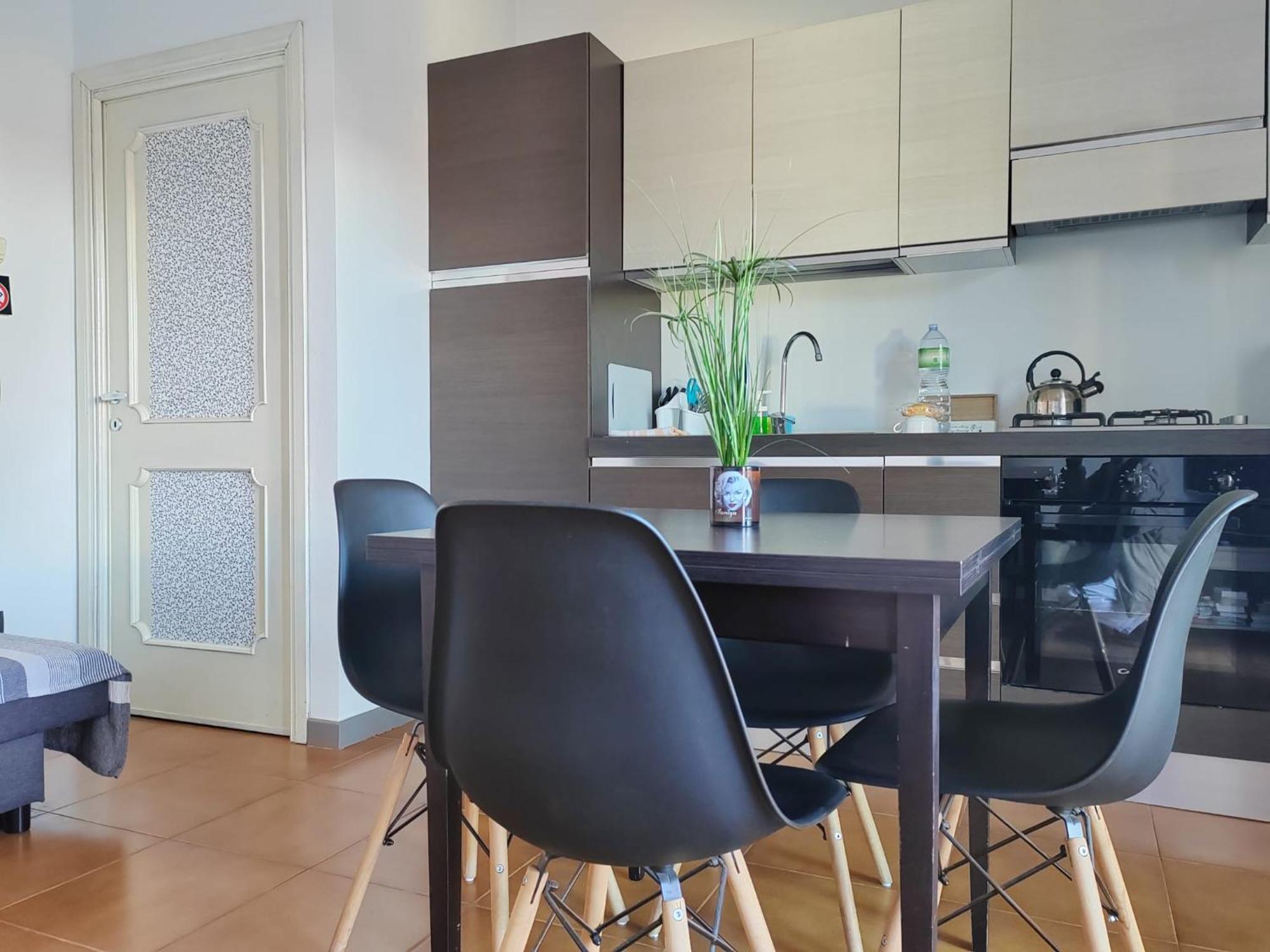 Home Of Fame - Home Gallery With Fully Equipped Kitchen, Separate Entrance, Free Parking Olbia Eksteriør billede