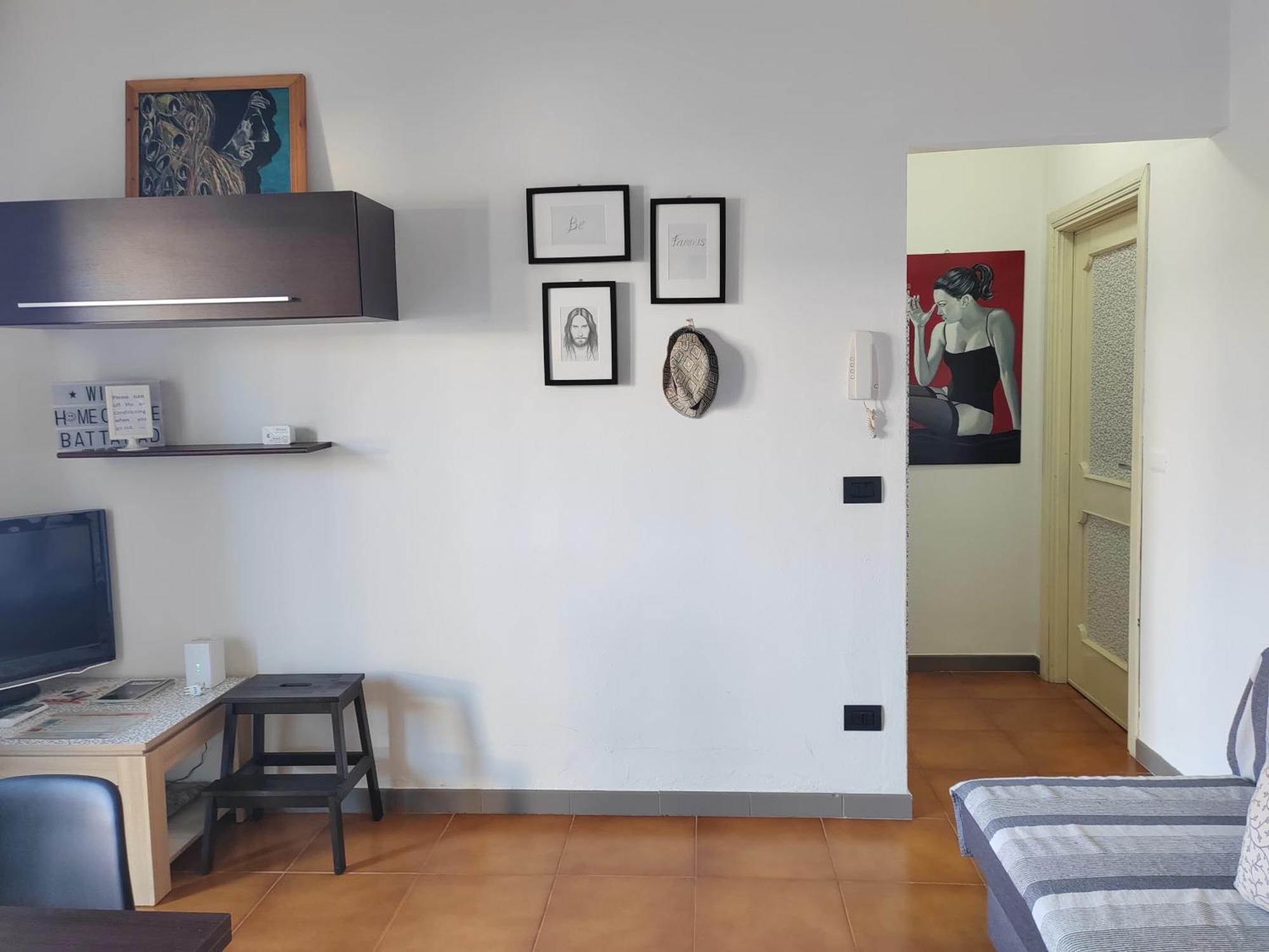 Home Of Fame - Home Gallery With Fully Equipped Kitchen, Separate Entrance, Free Parking Olbia Eksteriør billede
