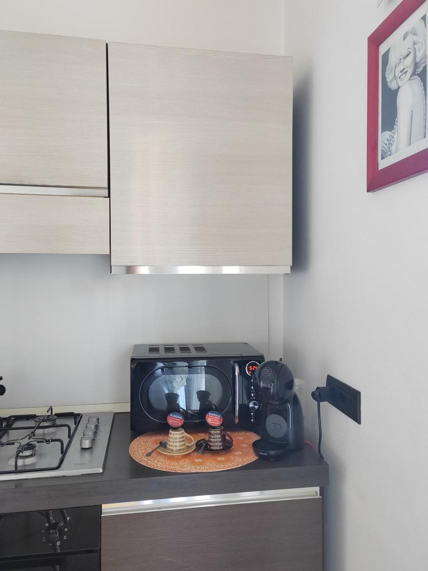Home Of Fame - Home Gallery With Fully Equipped Kitchen, Separate Entrance, Free Parking Olbia Eksteriør billede