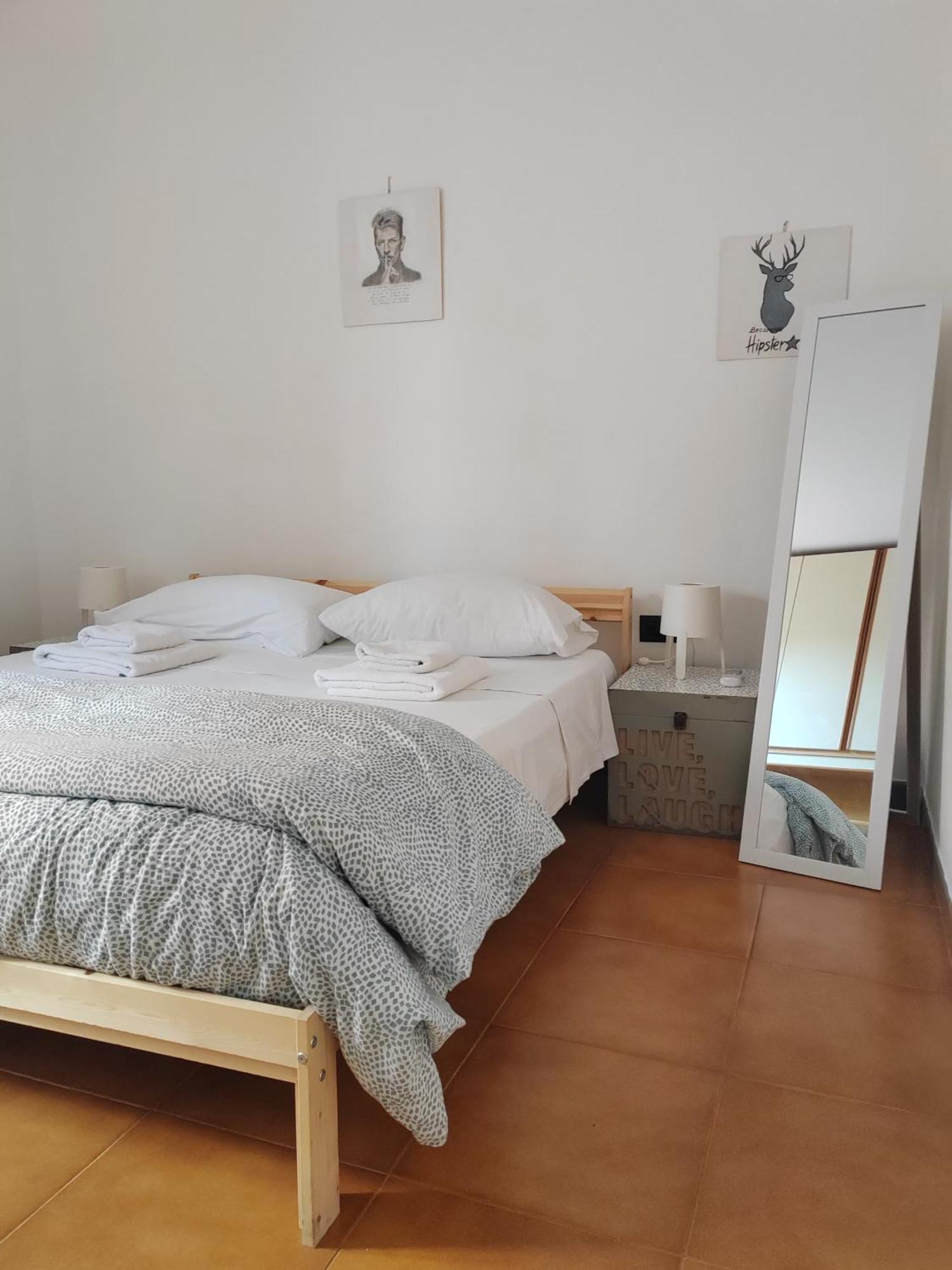 Home Of Fame - Home Gallery With Fully Equipped Kitchen, Separate Entrance, Free Parking Olbia Eksteriør billede