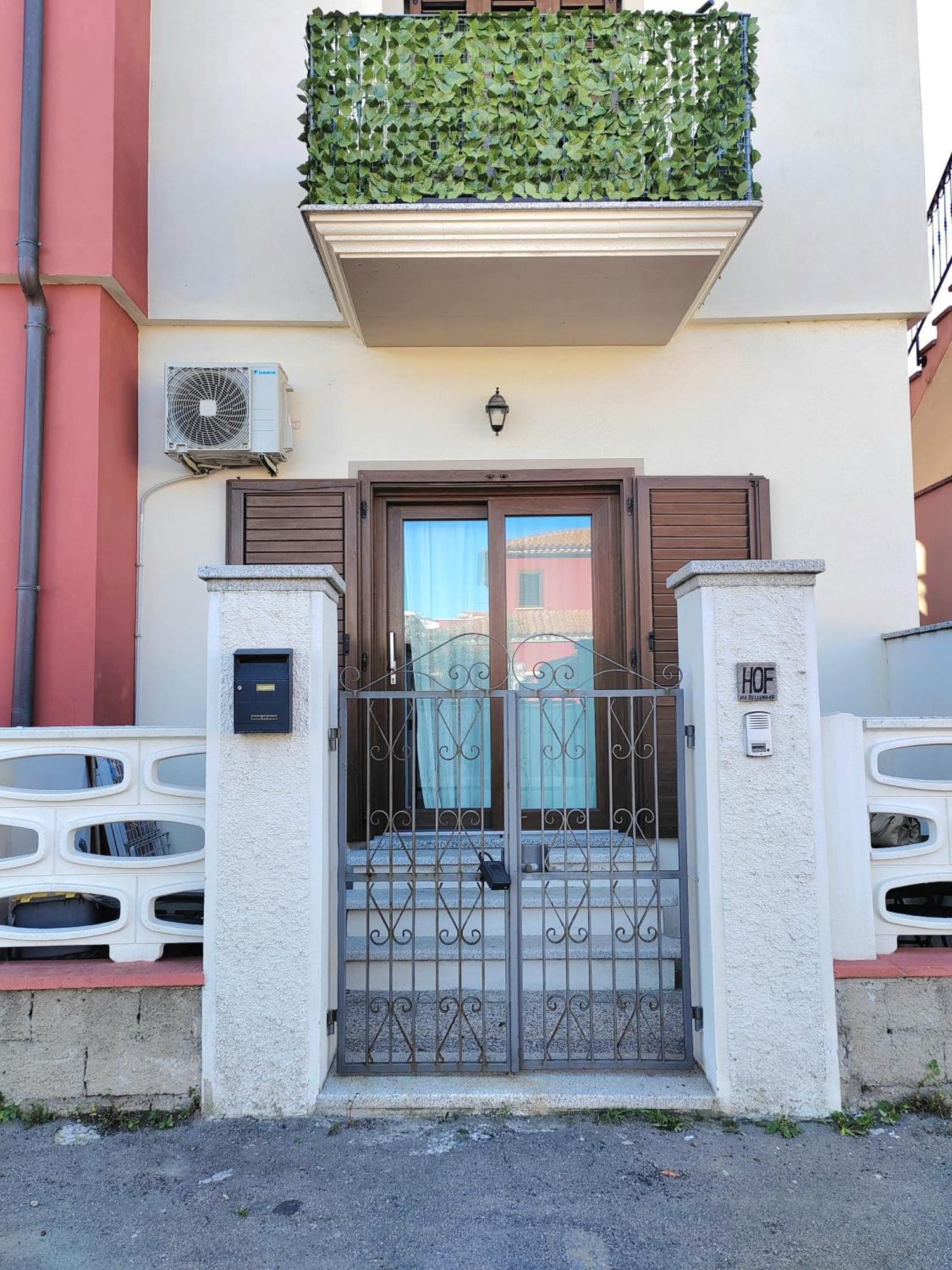 Home Of Fame - Home Gallery With Fully Equipped Kitchen, Separate Entrance, Free Parking Olbia Eksteriør billede