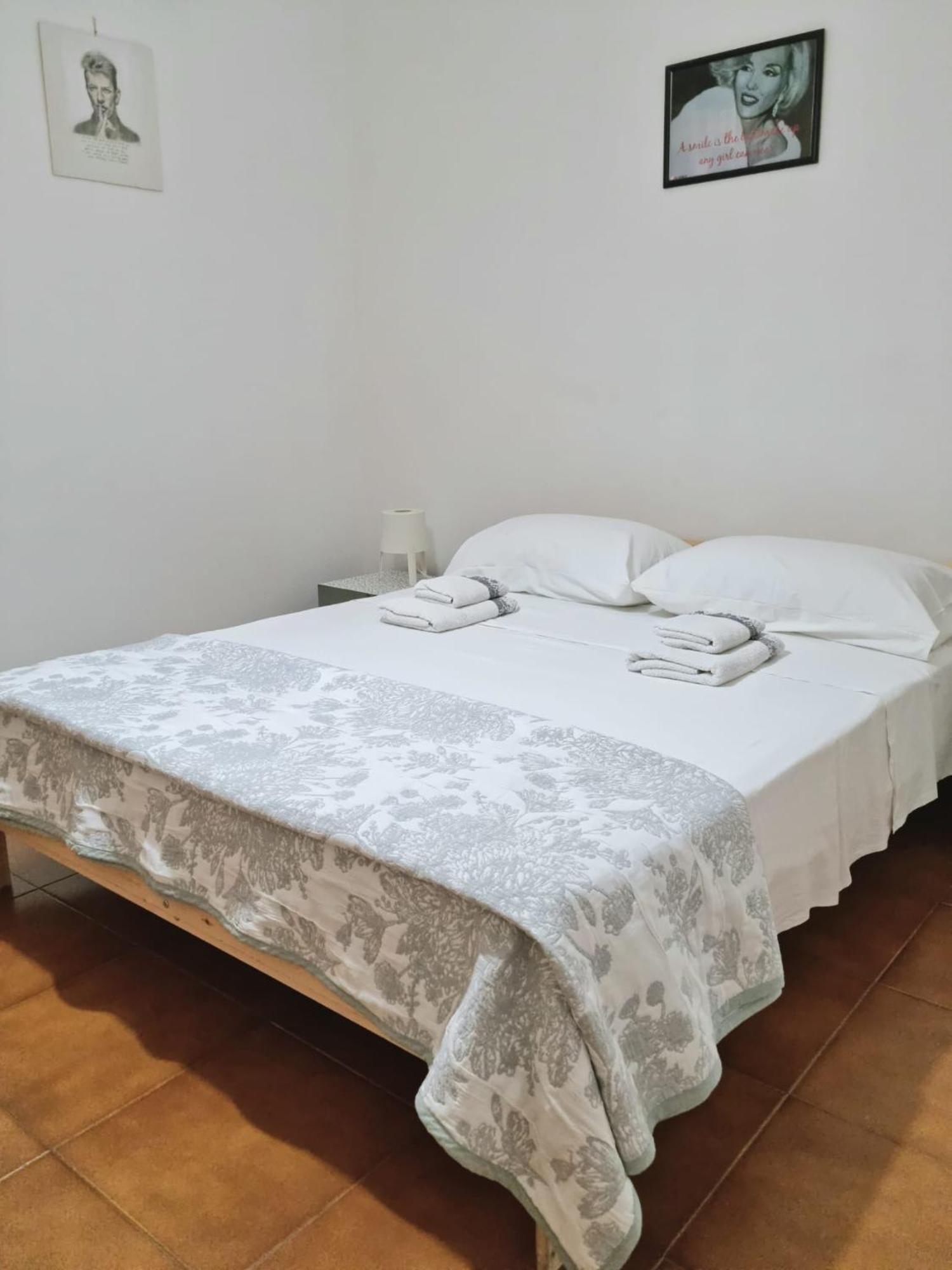 Home Of Fame - Home Gallery With Fully Equipped Kitchen, Separate Entrance, Free Parking Olbia Eksteriør billede